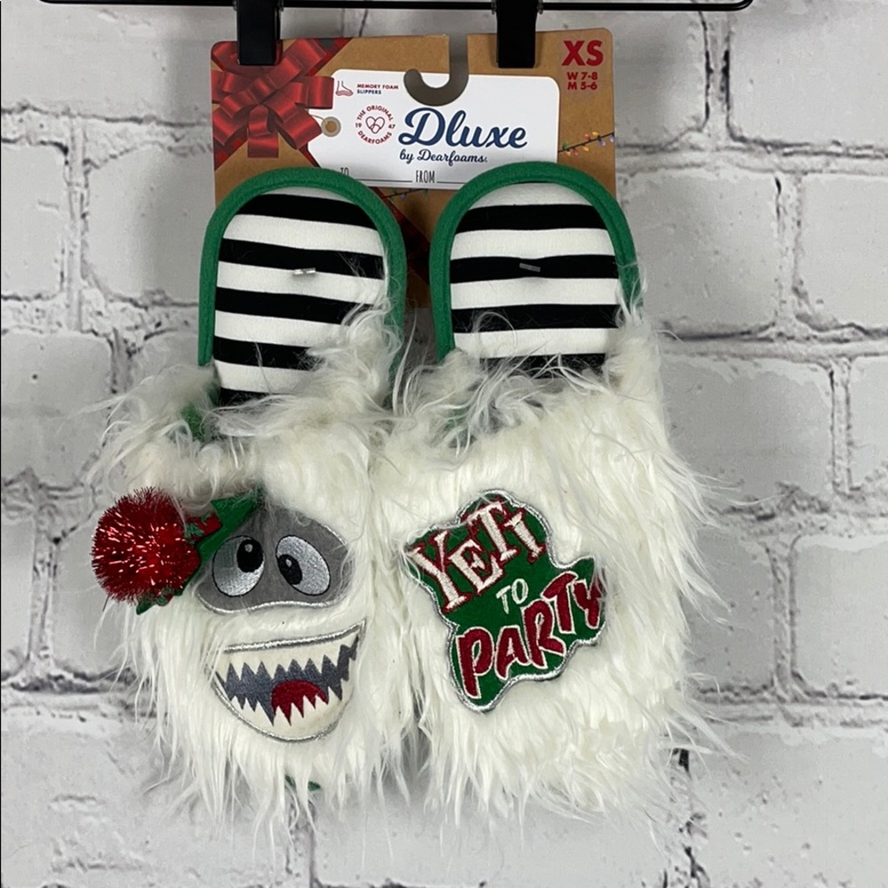 NWOT Target Xmas Sleepers Sz W7/8